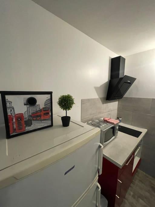 Superbe Appartement Terrasse Wifi Paroy-sur-Tholon Extérieur photo